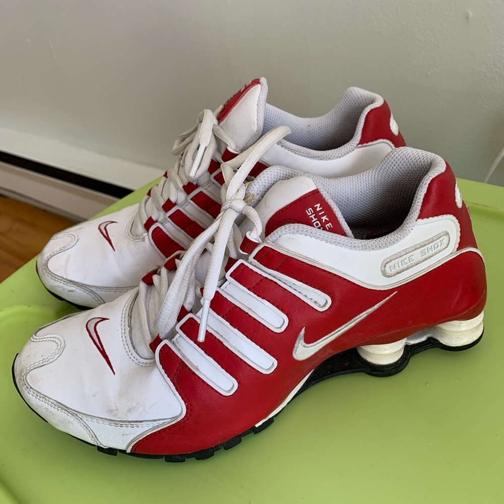 NIKE SHOX